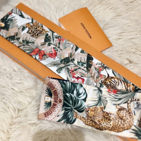 Louis Vuitton | Accessories | Louis Vuitton Voyage Extraordinary Silk  Bandeau | Poshmark